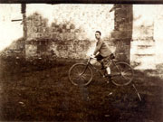  Marcel Duchamp riding the bike